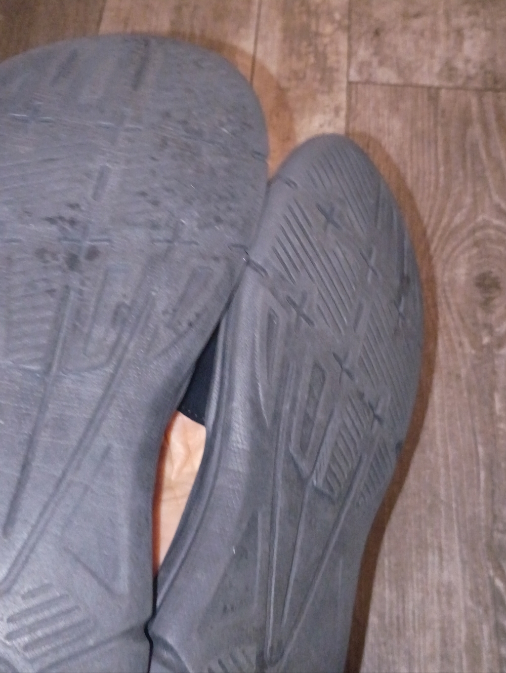 Under Armour Slides - Picture 2 of 3